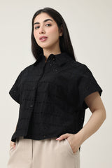 BREEZE EYELET SHIRT-BLACK