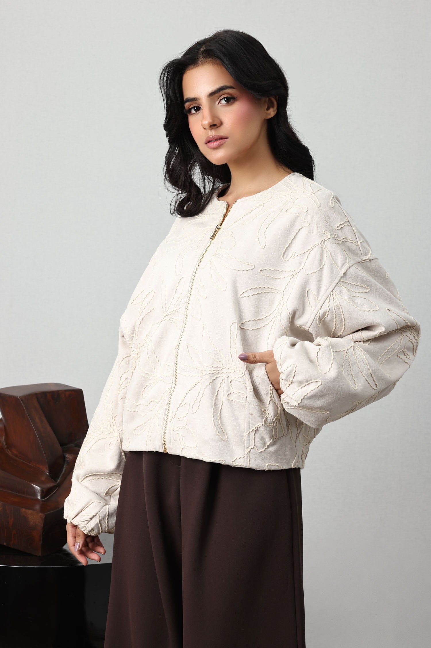 VINE EMBROIDERED BOMBER JACKET-BEIGE