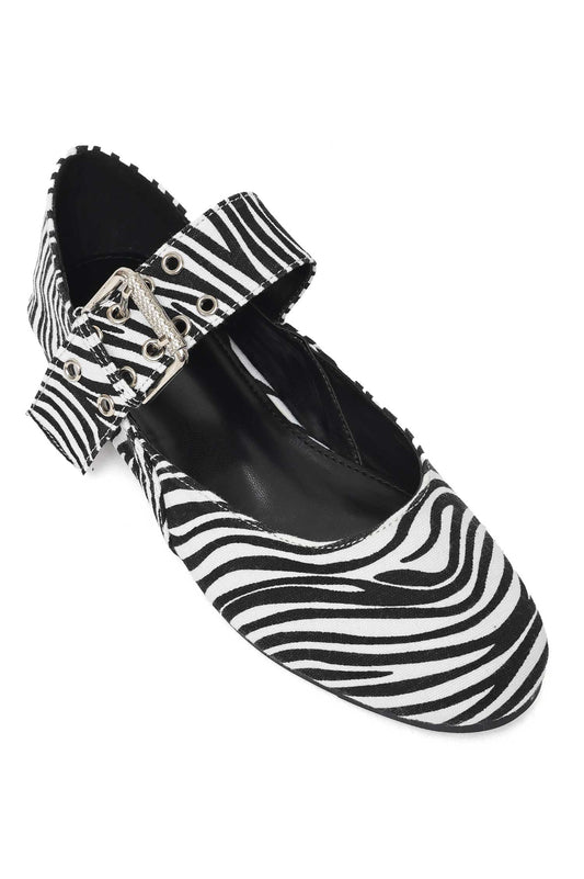 BUCKLE LASH FLAT-ZEBRA