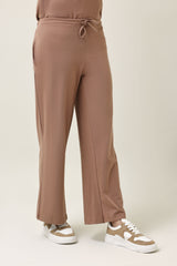 HIGH-STRETCH RELAXED FITNESS TROUSERS-MOCCA