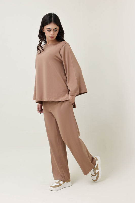 HIGH-STRETCH RELAXED FITNESS TROUSERS-MOCCA