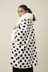 GLAMOUROUS GLOW FUR CAPE-WHITE/DOT