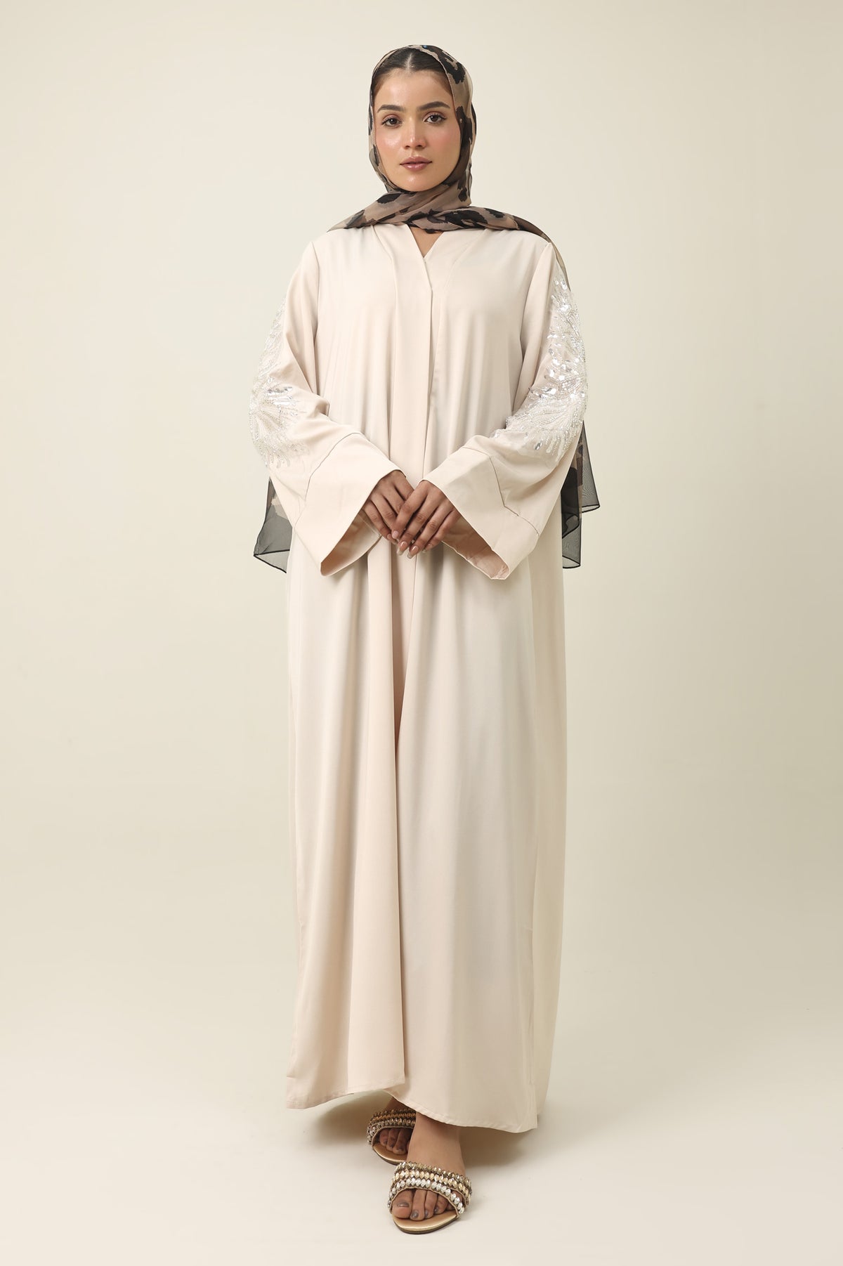 CLASSIC WIDE CUFF EMBROIDERED ABAYA-BEIGE