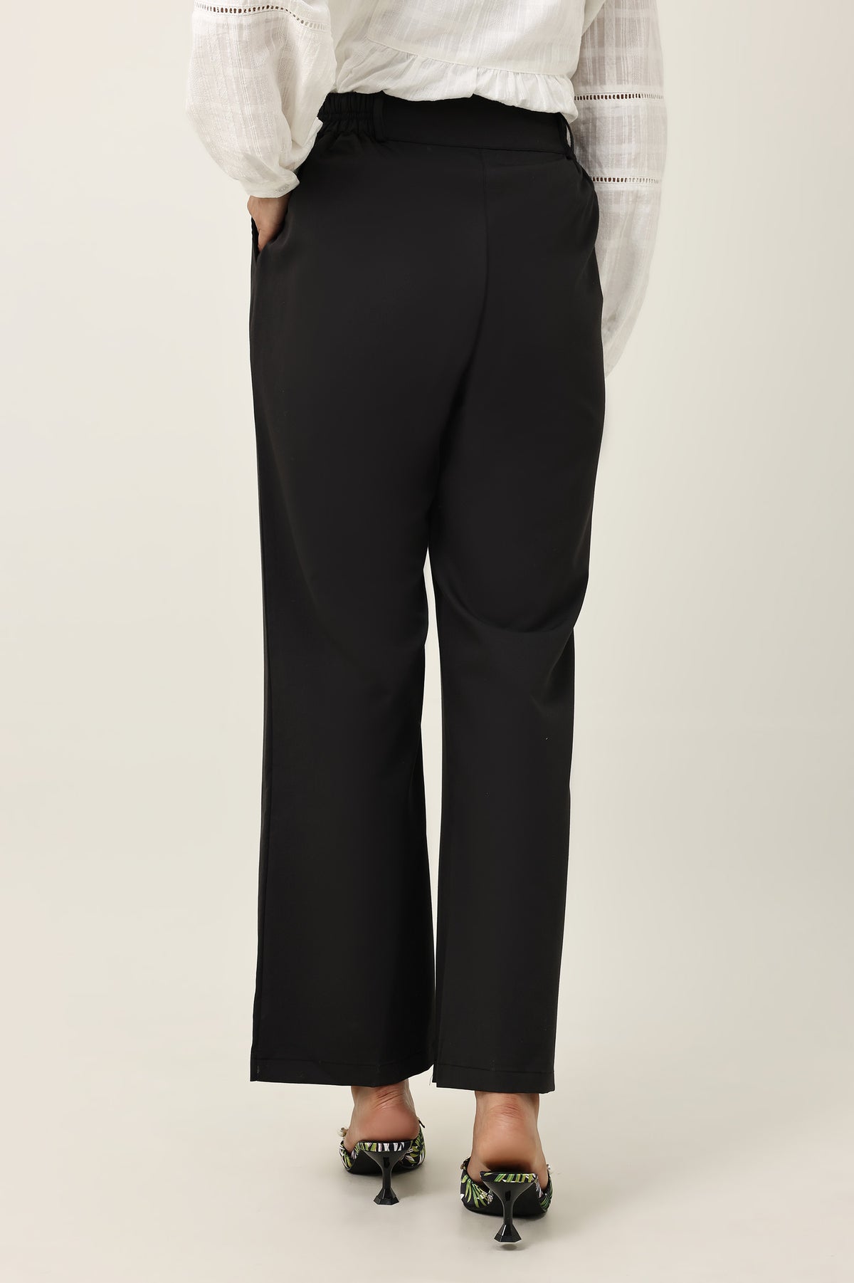 CRISP FINISH IDEAL BOTTOM-BLACK