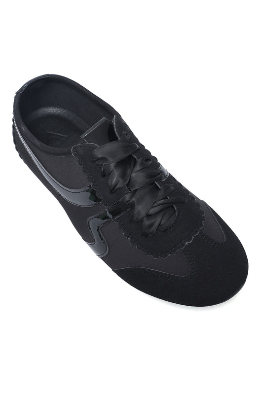 FEMININE LACE-UP SNEAKER-BLACK