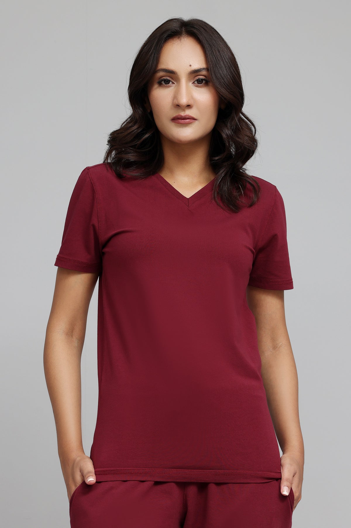CLASSIC V-NECK TEE-MAROON