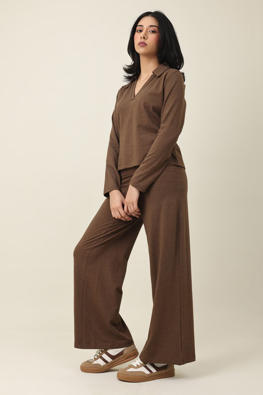 MODERN V-NECK COLLAR TOP-CHOCOLATE