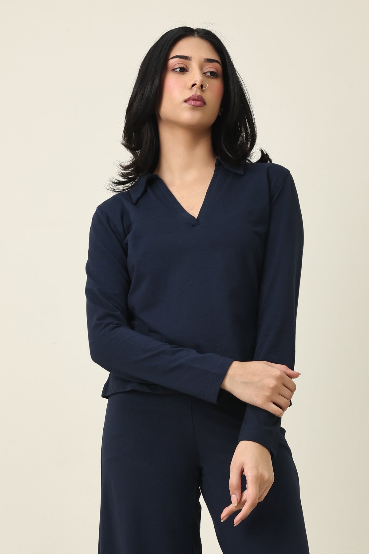 MODERN V-NECK COLLAR TOP-NAVY