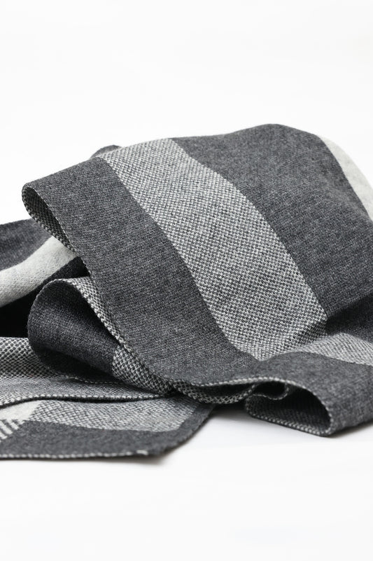 CHECKERED PANEL SCARF-BLACK