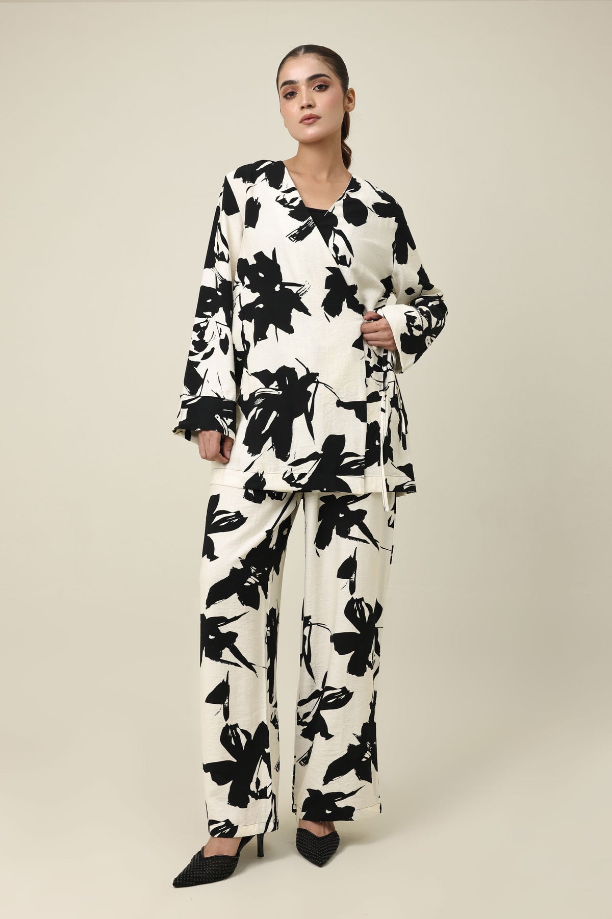 INK BLOOM WRAP CO-ORD-BLACK