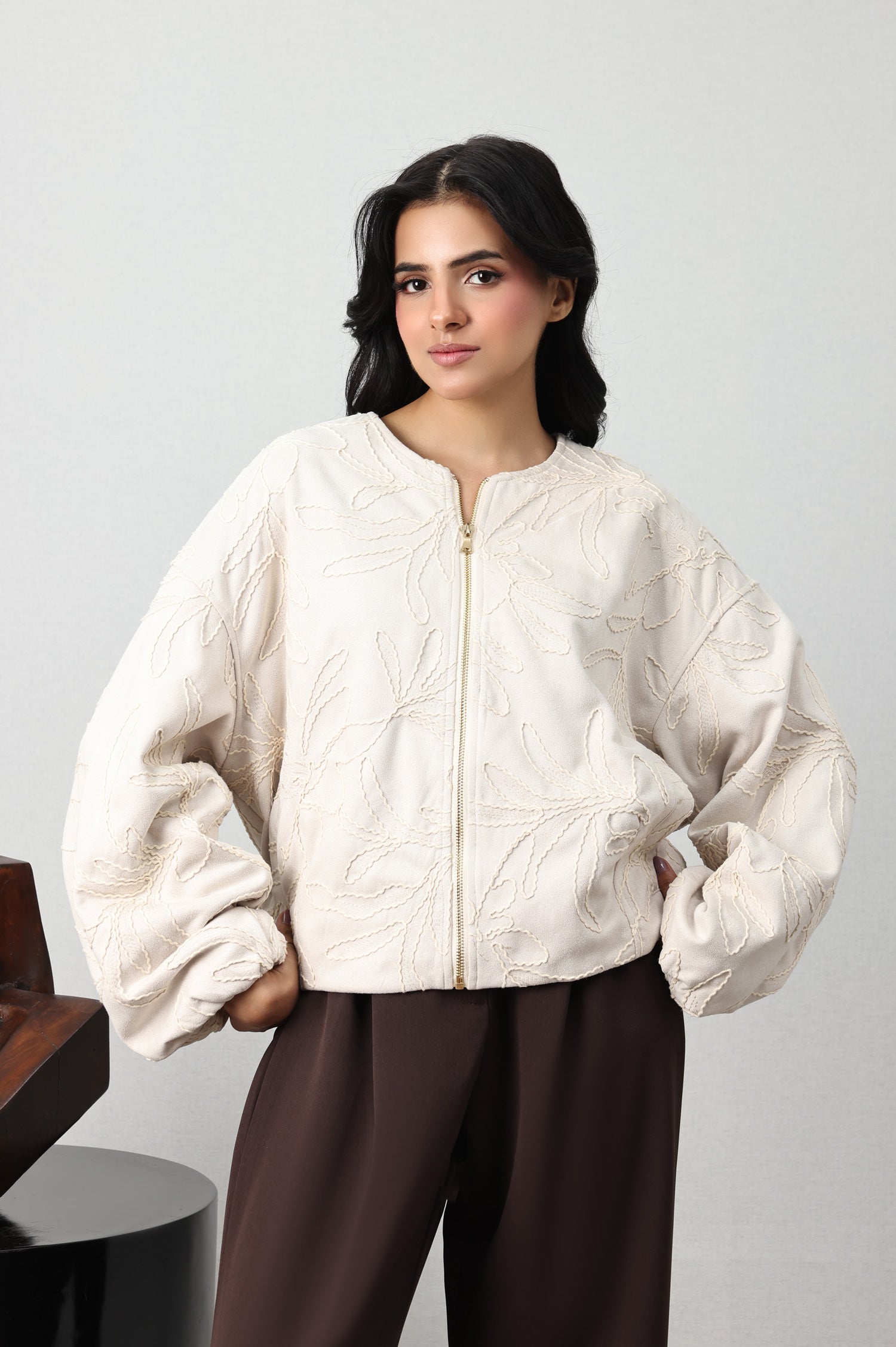 VINE EMBROIDERED BOMBER JACKET-BEIGE