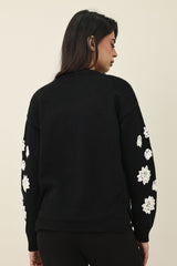 FLORAL APPLIQUÉ KNIT SWEATER-BLACK