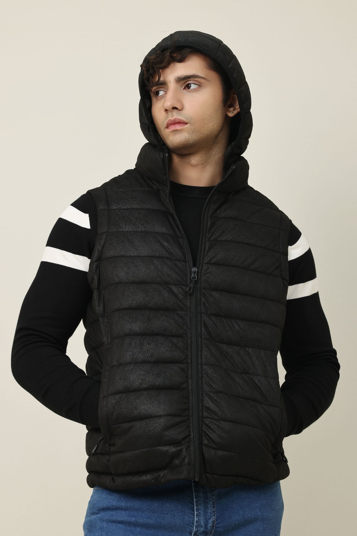 SLEEVELESS HOODED VEST-BLACK