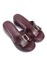BUCKLED PLATFORM SLIDE-BURGUNDY