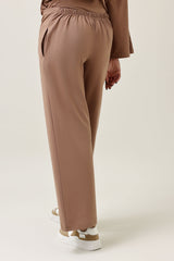 HIGH-STRETCH RELAXED FITNESS TROUSERS-MOCCA