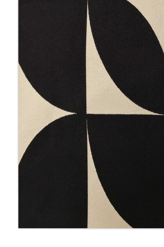 ARC WEAVE SCARF-BLACK