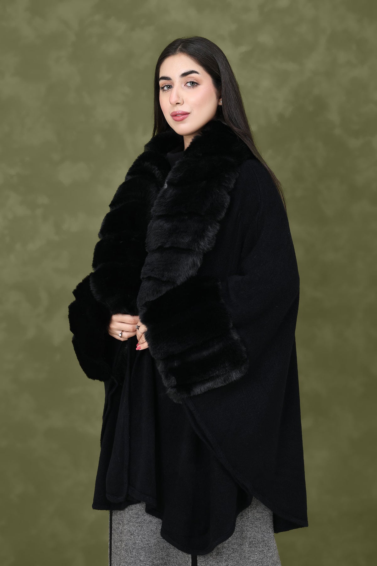 EMINENCE PLUSH FUR CAPE-BLACK