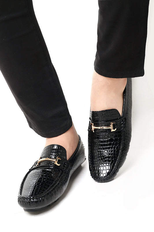 SHINY TEXTURED LOAFERS-BLACK